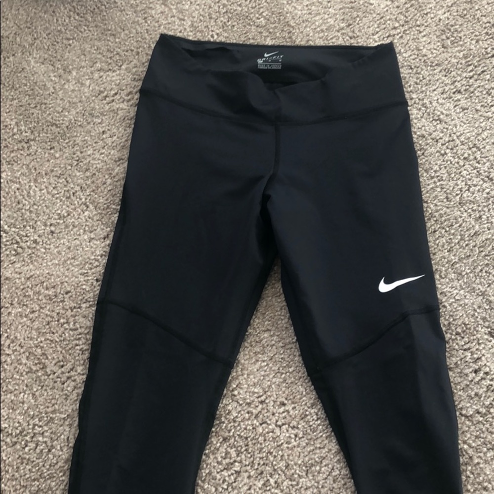 nike 3/4 cropped leggings